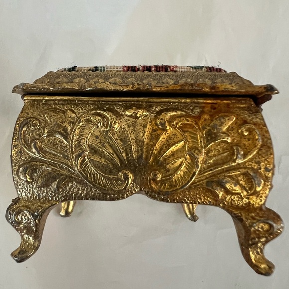 Vintage San Francisco Music Box Company Tapestry Lid Jewelry Box Gold Tone - Picture 7 of 13